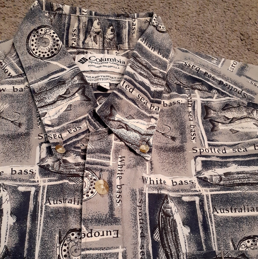 Columbia All Over Fish Button Up Hawaiian - Bass Everywhere - Clean - Medium